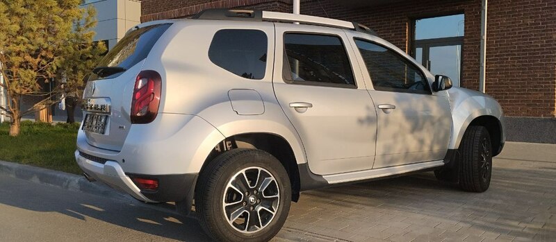 RENAULT DUSTER 4WD